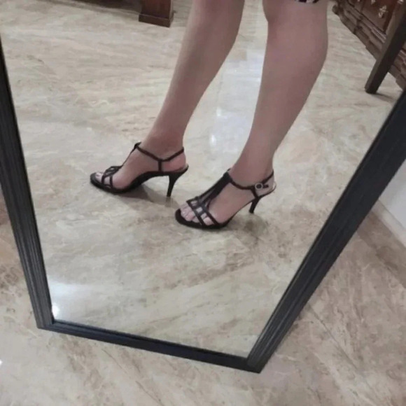 Fioni satin heels - Picture 6 of 8